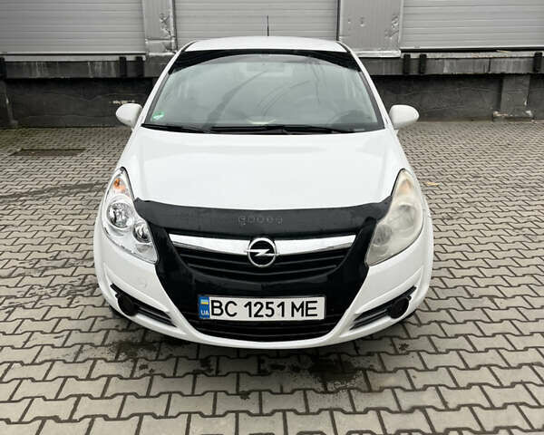 Белый Опель Корса, объемом двигателя 1.23 л и пробегом 349 тыс. км за 2850 $, фото 1 на Automoto.ua