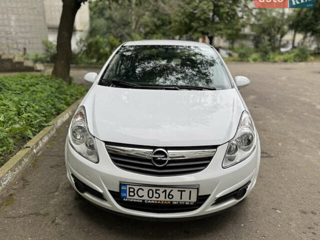 Белый Опель Корса, объемом двигателя 1.36 л и пробегом 175 тыс. км за 6700 $, фото 1 на Automoto.ua