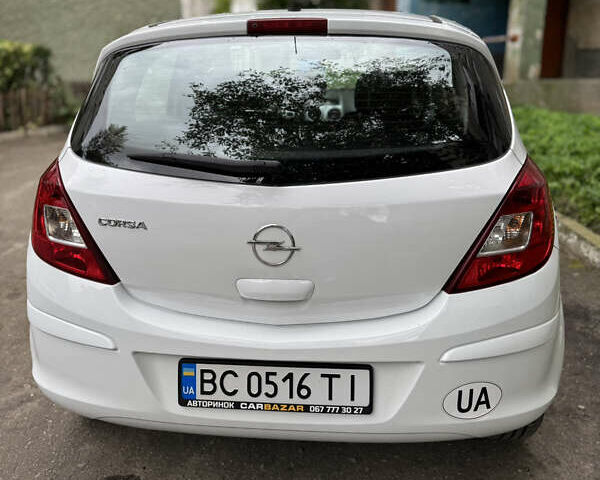 Белый Опель Корса, объемом двигателя 1.36 л и пробегом 175 тыс. км за 6700 $, фото 2 на Automoto.ua