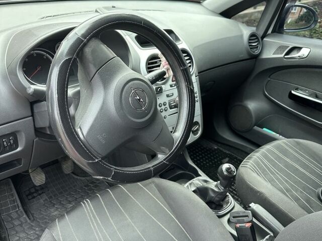 Білий Опель Корса, об'ємом двигуна 1.2 л та пробігом 232 тис. км за 4600 $, фото 7 на Automoto.ua