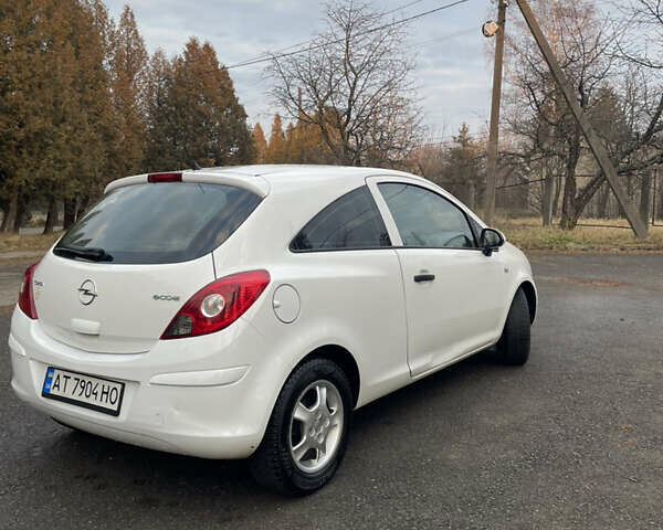 Білий Опель Корса, об'ємом двигуна 1.2 л та пробігом 300 тис. км за 3900 $, фото 4 на Automoto.ua
