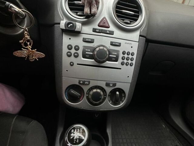 Білий Опель Корса, об'ємом двигуна 1.2 л та пробігом 232 тис. км за 4600 $, фото 3 на Automoto.ua