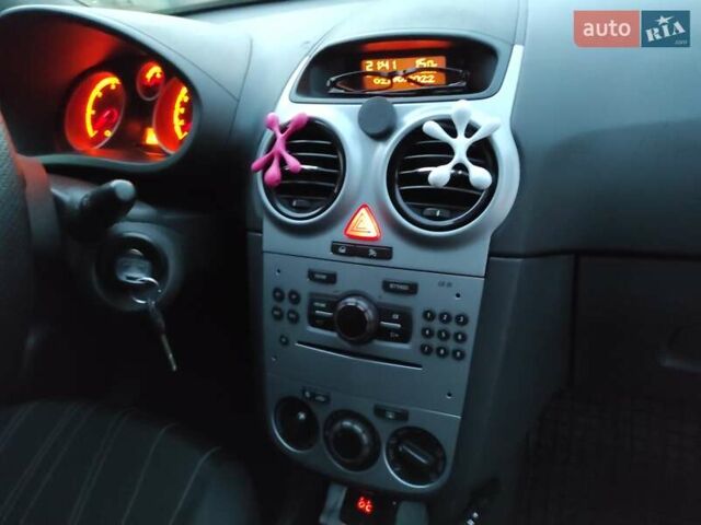 Білий Опель Корса, об'ємом двигуна 1.3 л та пробігом 245 тис. км за 4500 $, фото 1 на Automoto.ua