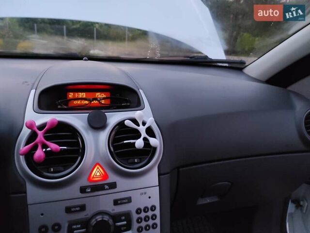 Білий Опель Корса, об'ємом двигуна 1.3 л та пробігом 245 тис. км за 4500 $, фото 6 на Automoto.ua