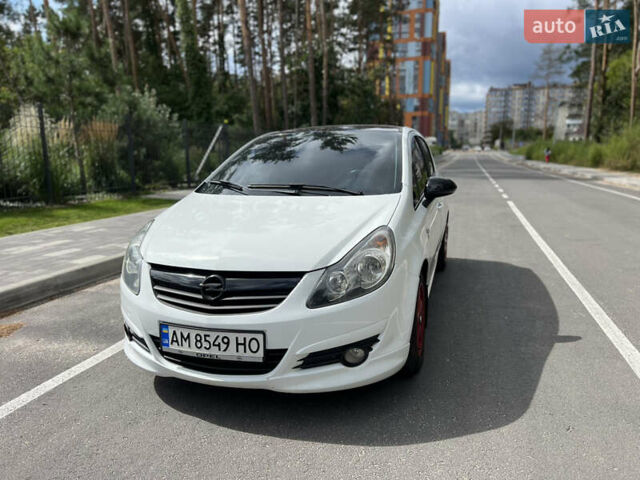 Белый Опель Корса, объемом двигателя 1.25 л и пробегом 213 тыс. км за 5700 $, фото 1 на Automoto.ua