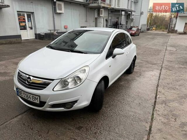 Белый Опель Корса, объемом двигателя 1.23 л и пробегом 129 тыс. км за 5200 $, фото 10 на Automoto.ua