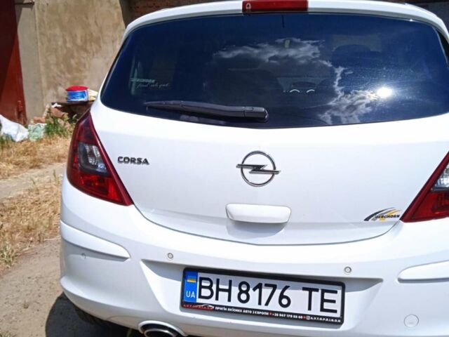 Білий Опель Корса, об'ємом двигуна 1.4 л та пробігом 157 тис. км за 5800 $, фото 3 на Automoto.ua