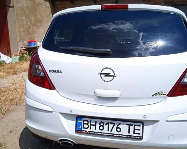 Білий Опель Корса, об'ємом двигуна 1.4 л та пробігом 157 тис. км за 5800 $, фото 3 на Automoto.ua