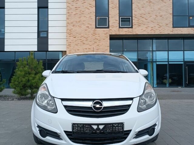 Білий Опель Корса, об'ємом двигуна 1.3 л та пробігом 207 тис. км за 5500 $, фото 1 на Automoto.ua