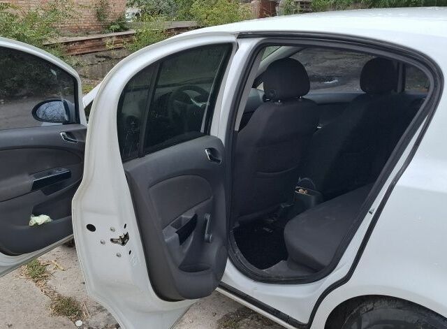 Білий Опель Корса, об'ємом двигуна 1.2 л та пробігом 204 тис. км за 4200 $, фото 6 на Automoto.ua