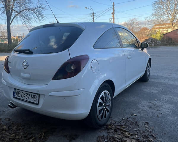 Опель Корса 2011 в Виннице на Automoto.ua Белый Опель Корса, объемом двигателя 1.4 л и пробегом 233 тыс. км за 6000 $, фото 5 на Automoto.ua