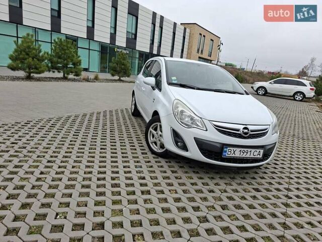Белый Опель Корса, объемом двигателя 1.2 л и пробегом 280 тыс. км за 5100 $, фото 6 на Automoto.ua