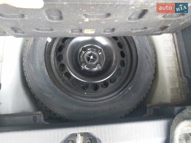 Белый Опель Корса, объемом двигателя 1.2 л и пробегом 280 тыс. км за 5100 $, фото 5 на Automoto.ua