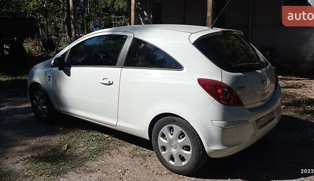 Білий Опель Корса, об'ємом двигуна 1.2 л та пробігом 252 тис. км за 5100 $, фото 4 на Automoto.ua