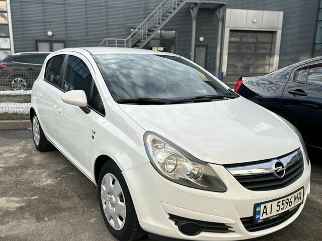Белый Опель Корса, объемом двигателя 1.3 л и пробегом 263 тыс. км за 5100 $, фото 1 на Automoto.ua