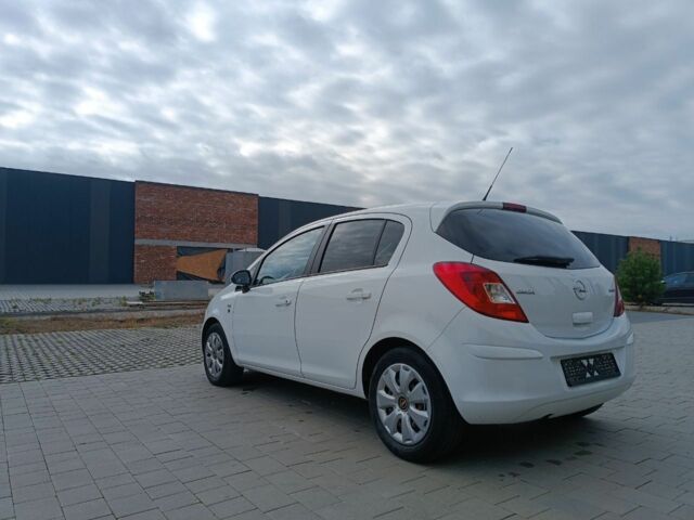 Білий Опель Корса, об'ємом двигуна 1.3 л та пробігом 207 тис. км за 5500 $, фото 4 на Automoto.ua