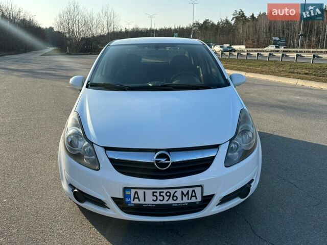 Белый Опель Корса, объемом двигателя 1.25 л и пробегом 268 тыс. км за 4300 $, фото 4 на Automoto.ua