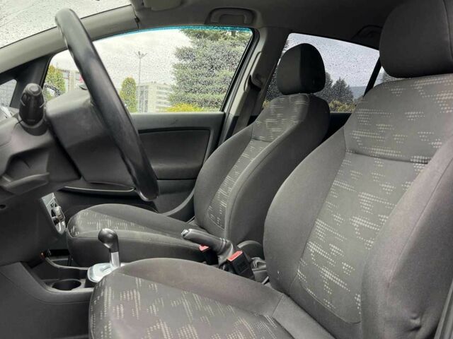 Белый Опель Корса, объемом двигателя 1.2 л и пробегом 95 тыс. км за 7700 $, фото 8 на Automoto.ua