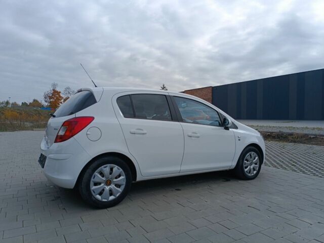 Білий Опель Корса, об'ємом двигуна 1.3 л та пробігом 207 тис. км за 5500 $, фото 6 на Automoto.ua