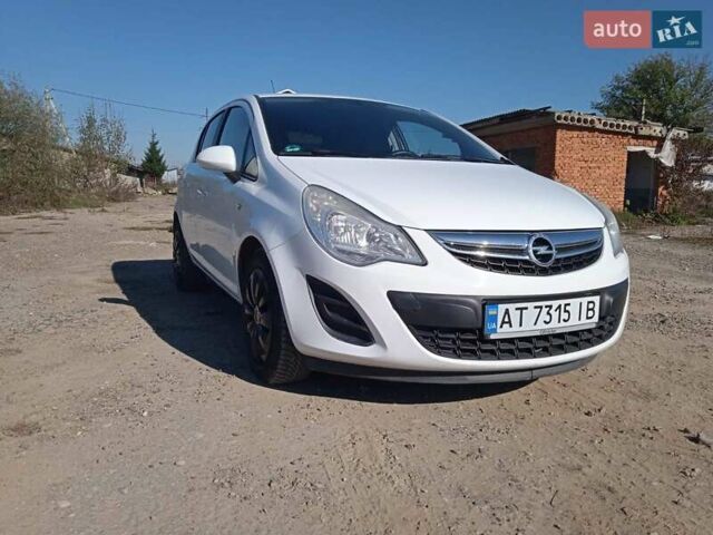 Белый Опель Корса, объемом двигателя 1.23 л и пробегом 181 тыс. км за 6300 $, фото 1 на Automoto.ua