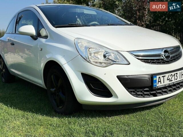 Білий Опель Корса, об'ємом двигуна 1.23 л та пробігом 220 тис. км за 4700 $, фото 6 на Automoto.ua