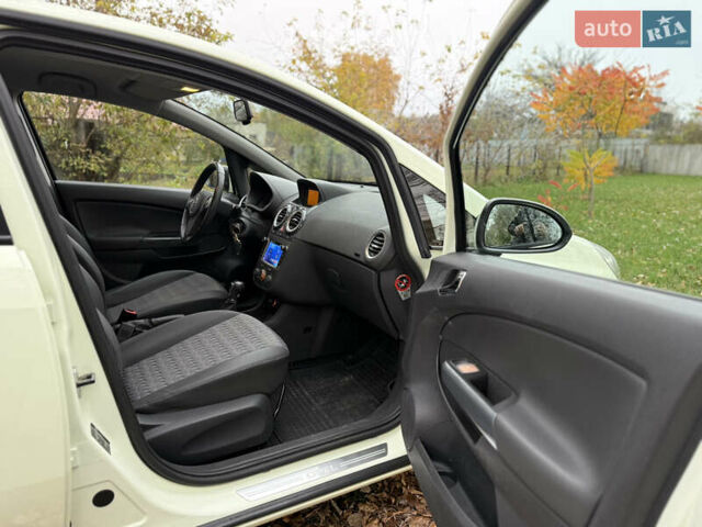 Білий Опель Корса, об'ємом двигуна 1.4 л та пробігом 59 тис. км за 8400 $, фото 20 на Automoto.ua