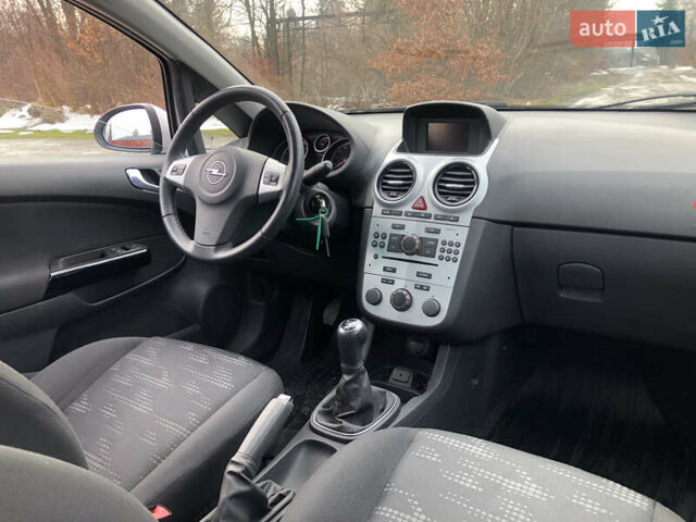 Білий Опель Корса, об'ємом двигуна 1.23 л та пробігом 88 тис. км за 5900 $, фото 5 на Automoto.ua