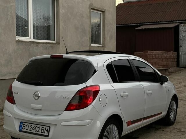 Білий Опель Корса, об'ємом двигуна 1.3 л та пробігом 105 тис. км за 4999 $, фото 3 на Automoto.ua