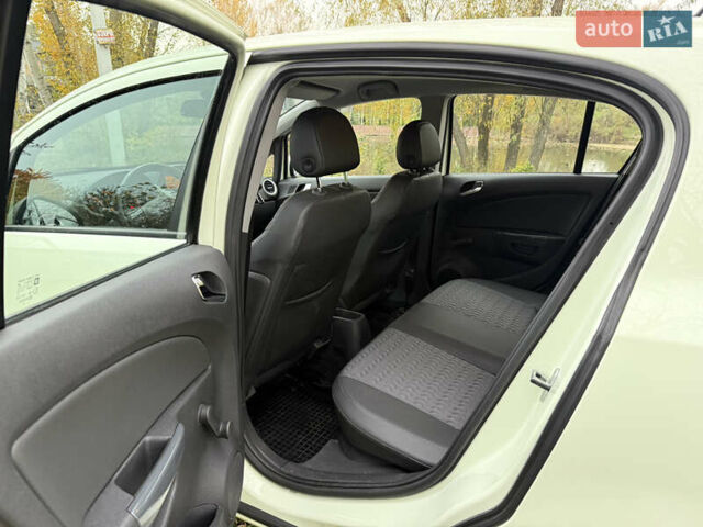 Білий Опель Корса, об'ємом двигуна 1.4 л та пробігом 59 тис. км за 8400 $, фото 17 на Automoto.ua