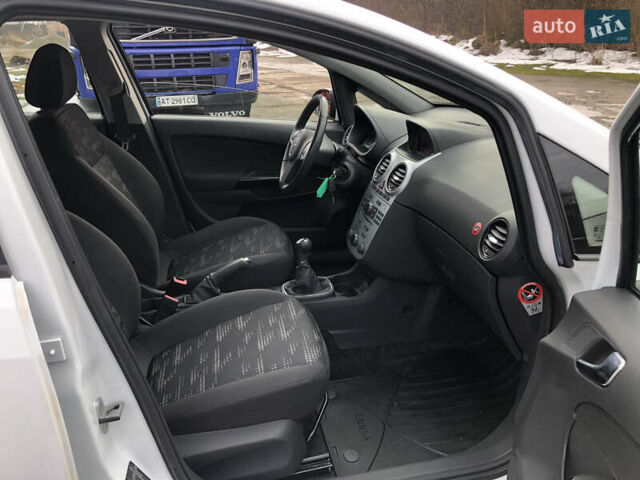 Білий Опель Корса, об'ємом двигуна 1.23 л та пробігом 88 тис. км за 5900 $, фото 11 на Automoto.ua