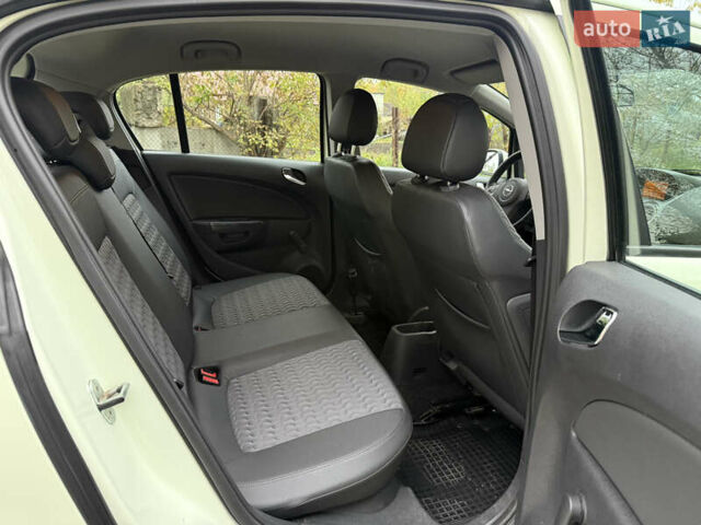 Білий Опель Корса, об'ємом двигуна 1.4 л та пробігом 59 тис. км за 8400 $, фото 19 на Automoto.ua