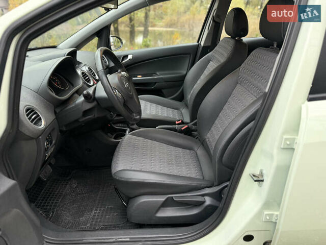 Білий Опель Корса, об'ємом двигуна 1.4 л та пробігом 59 тис. км за 8400 $, фото 13 на Automoto.ua