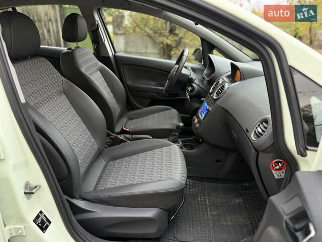 Білий Опель Корса, об'ємом двигуна 1.4 л та пробігом 59 тис. км за 8400 $, фото 21 на Automoto.ua