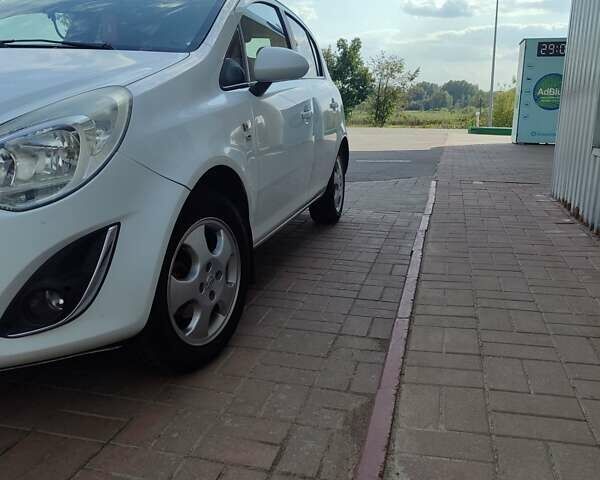 Білий Опель Корса, об'ємом двигуна 1.25 л та пробігом 225 тис. км за 5400 $, фото 3 на Automoto.ua