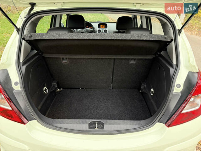 Білий Опель Корса, об'ємом двигуна 1.4 л та пробігом 59 тис. км за 8400 $, фото 32 на Automoto.ua