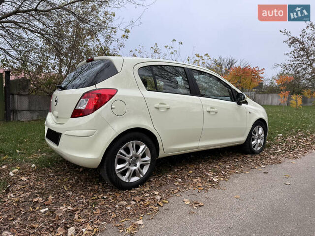 Білий Опель Корса, об'ємом двигуна 1.4 л та пробігом 59 тис. км за 8400 $, фото 7 на Automoto.ua