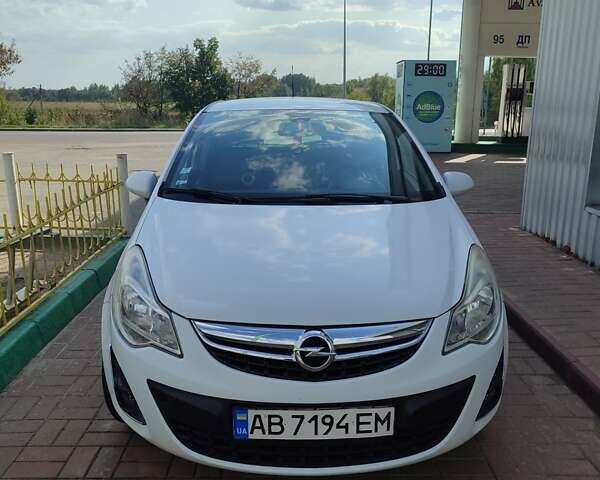 Білий Опель Корса, об'ємом двигуна 1.25 л та пробігом 225 тис. км за 5400 $, фото 2 на Automoto.ua