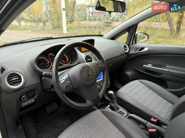 Білий Опель Корса, об'ємом двигуна 1.4 л та пробігом 59 тис. км за 8400 $, фото 15 на Automoto.ua
