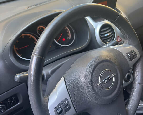 Білий Опель Корса, об'ємом двигуна 1.25 л та пробігом 85 тис. км за 4700 $, фото 10 на Automoto.ua