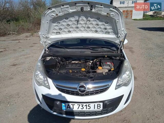 Белый Опель Корса, объемом двигателя 1.23 л и пробегом 181 тыс. км за 6300 $, фото 17 на Automoto.ua