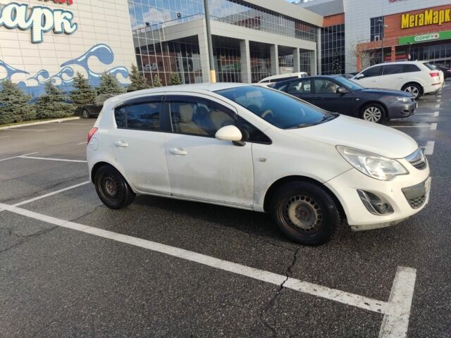 Белый Опель Корса, объемом двигателя 1.2 л и пробегом 278 тыс. км за 7500 $, фото 2 на Automoto.ua