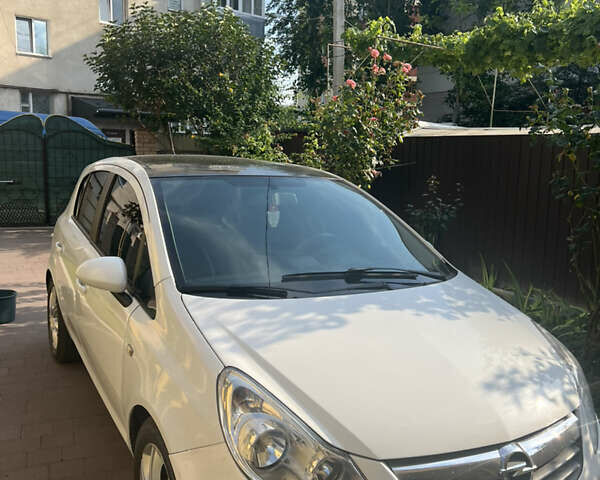 Білий Опель Корса, об'ємом двигуна 1.25 л та пробігом 85 тис. км за 4700 $, фото 1 на Automoto.ua