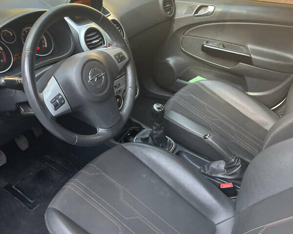 Білий Опель Корса, об'ємом двигуна 1.25 л та пробігом 85 тис. км за 4700 $, фото 11 на Automoto.ua