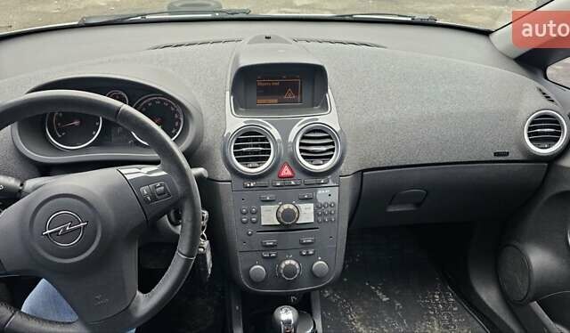 Белый Опель Корса, объемом двигателя 1.4 л и пробегом 57 тыс. км за 7000 $, фото 7 на Automoto.ua