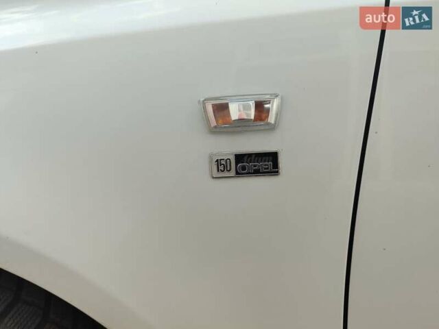Білий Опель Корса, об'ємом двигуна 1.25 л та пробігом 225 тис. км за 5400 $, фото 1 на Automoto.ua