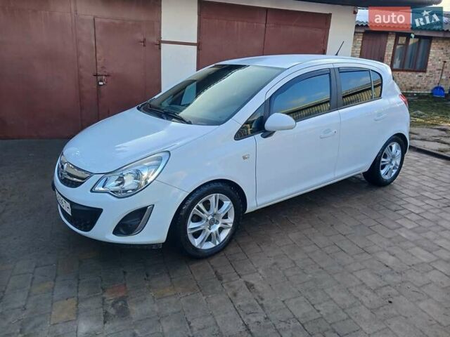 Белый Опель Корса, объемом двигателя 1.4 л и пробегом 82 тыс. км за 8500 $, фото 7 на Automoto.ua
