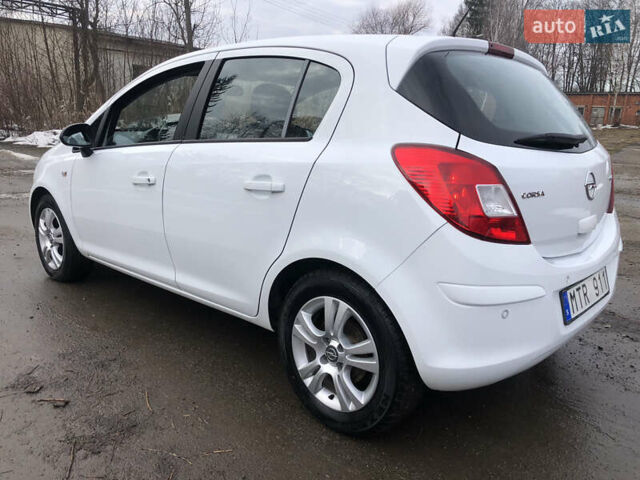 Білий Опель Корса, об'ємом двигуна 1.23 л та пробігом 88 тис. км за 5900 $, фото 4 на Automoto.ua