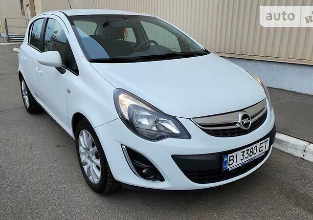 Белый Опель Корса, объемом двигателя 1.2 л и пробегом 73 тыс. км за 6999 $, фото 4 на Automoto.ua