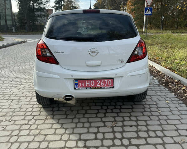 Білий Опель Корса, об'ємом двигуна 1.4 л та пробігом 130 тис. км за 8400 $, фото 8 на Automoto.ua