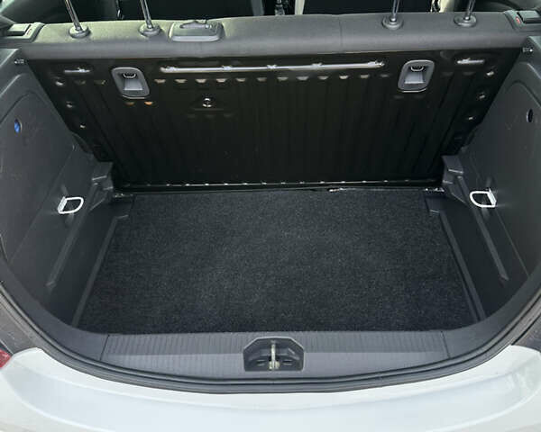 Білий Опель Корса, об'ємом двигуна 1.4 л та пробігом 130 тис. км за 8400 $, фото 25 на Automoto.ua